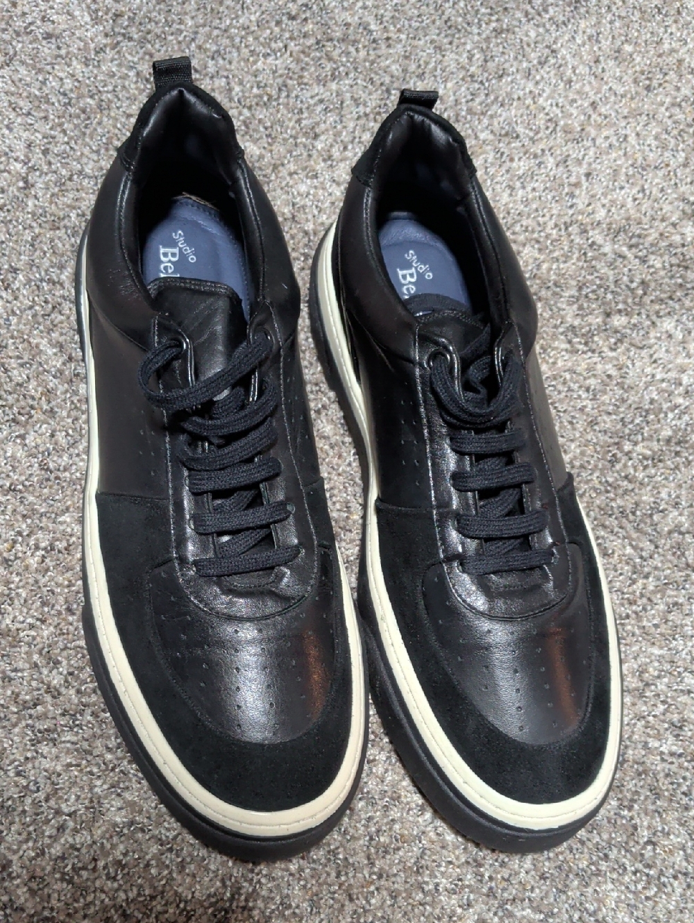 Black Men's Leather & Suede Low-Top Sneakers with Contrast Sole